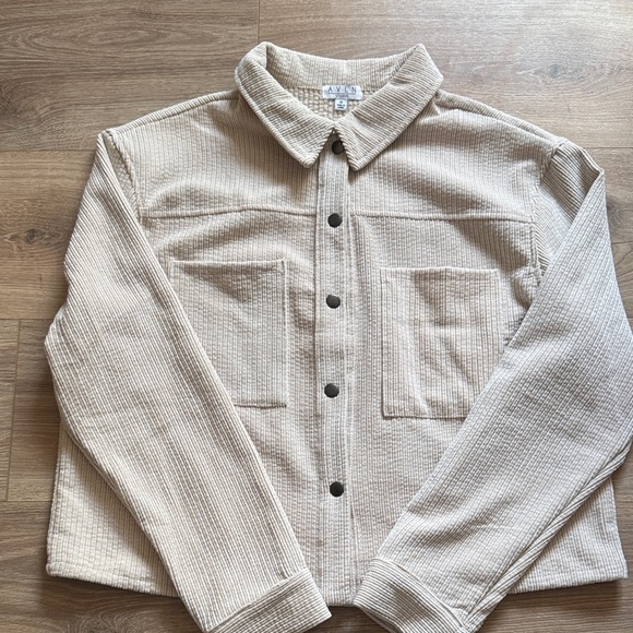 avln Tops - Beige Corduroy Cropped Shacket NWT